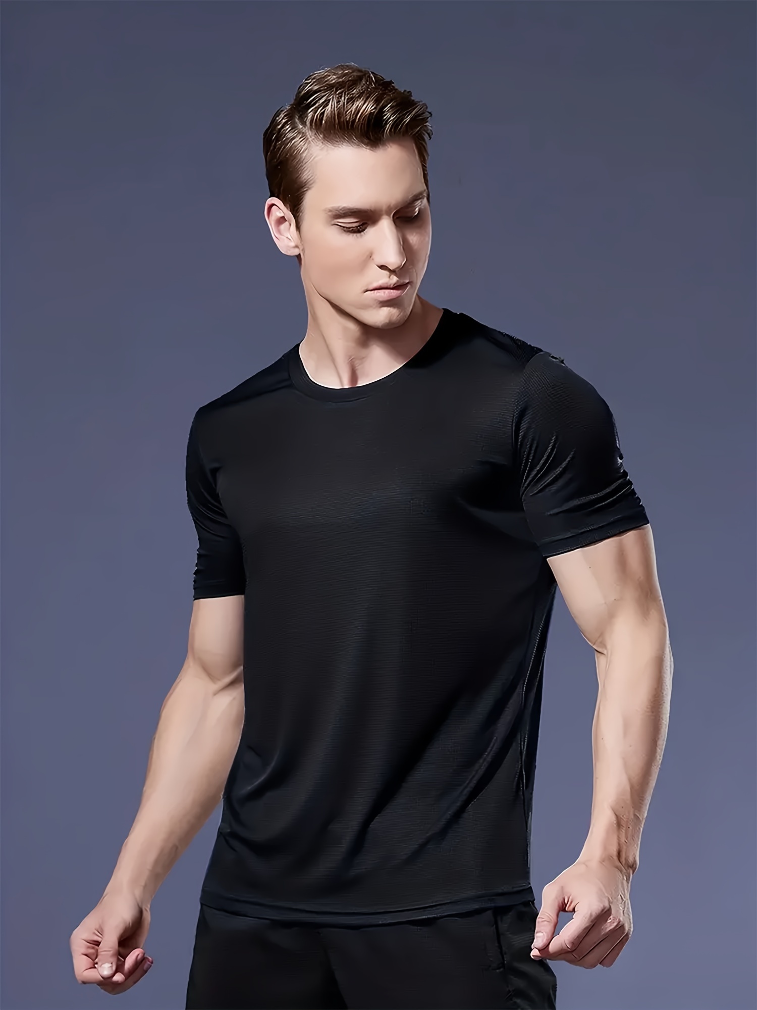 A Printed T-shirt with A Retro - đánh giá và giá Summer Clothing Must Haves